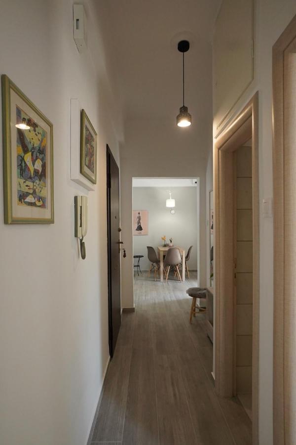 Athens Central Apartment 2 Mins To Metro Atenas Exterior foto